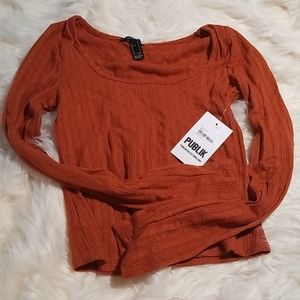 Long sleeved square neck rust blouse